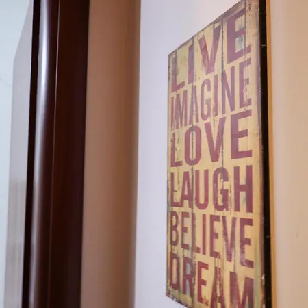 Serenity アパート ティラナ